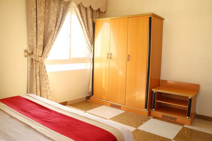 Room 11 of 32