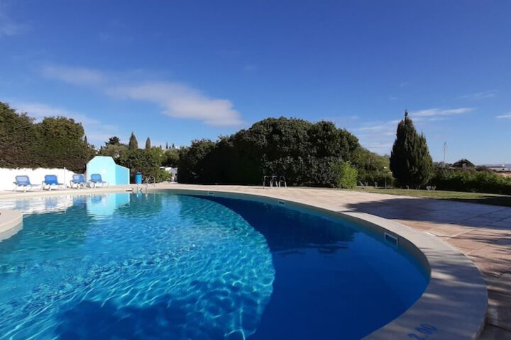Pool 19 of 42