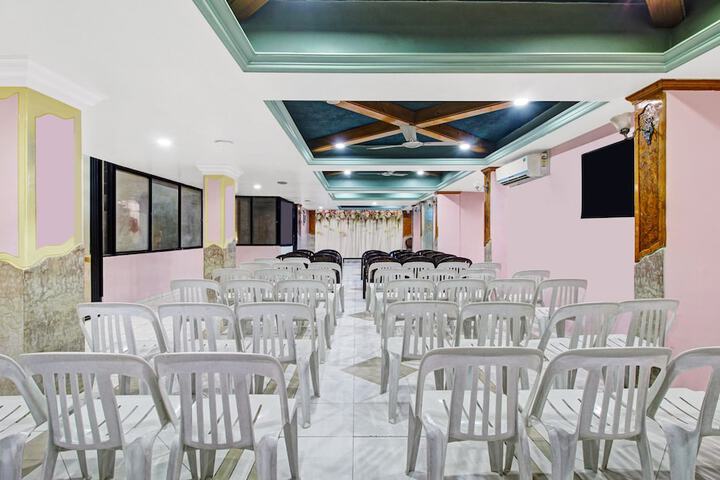 Ballroom/Hall 32 of 39