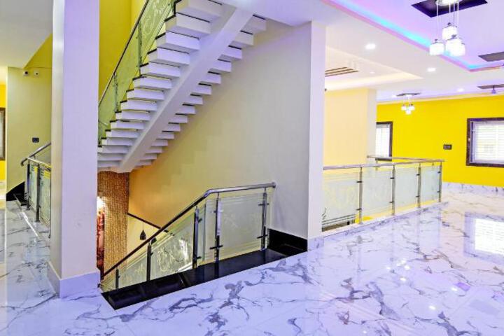 Hotel O SRI SAI PALACE