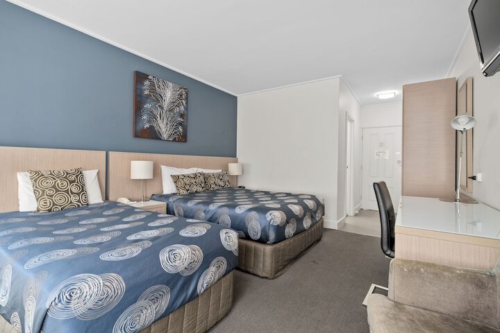 Room 12 of 40