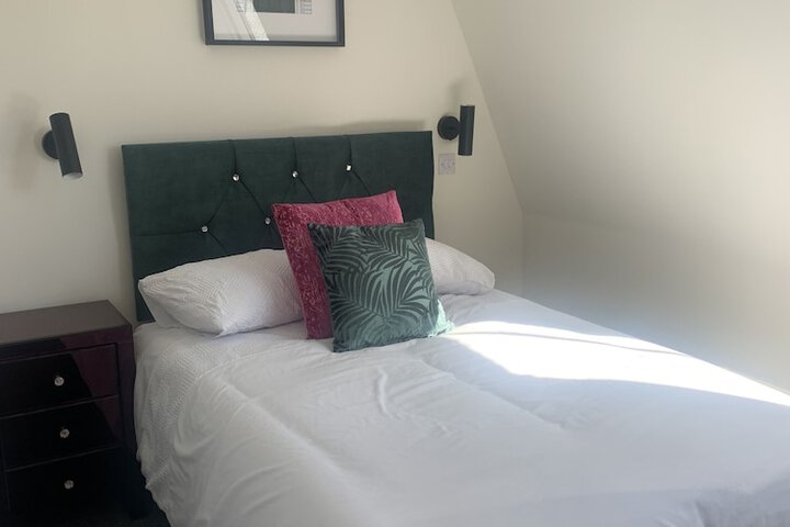 Room 11 of 19
