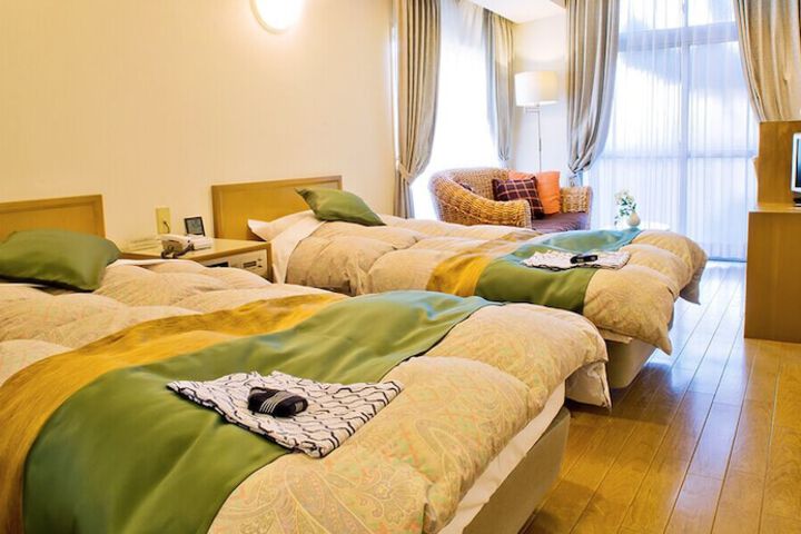 Room 9 of 27