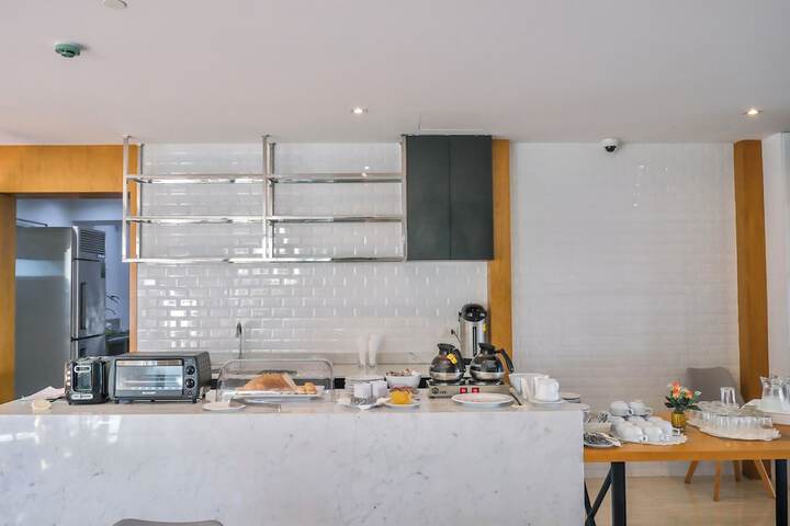 Dining 76 of 120