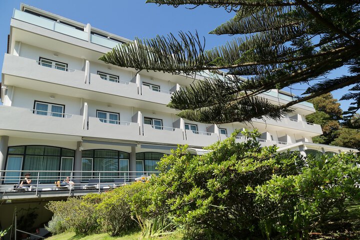 Hotel Exterior 34 of 44