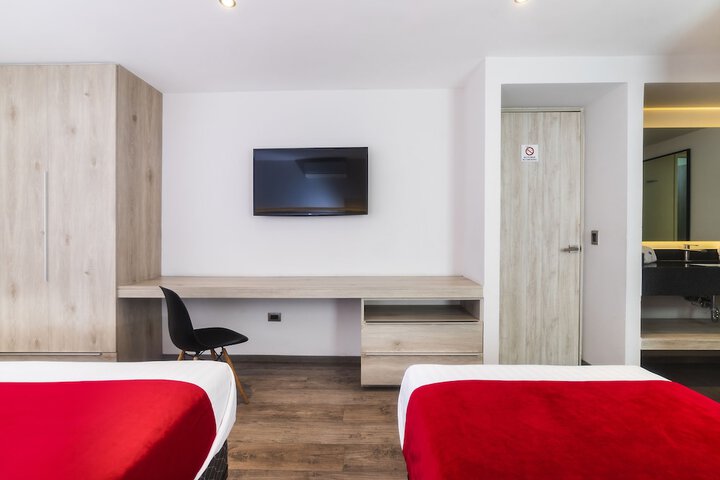 Room 8 of 48