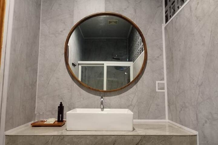 Room 12 of 24