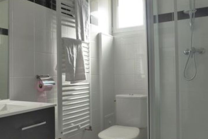 Room 2 of 39