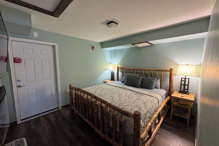 Room 65 of 115