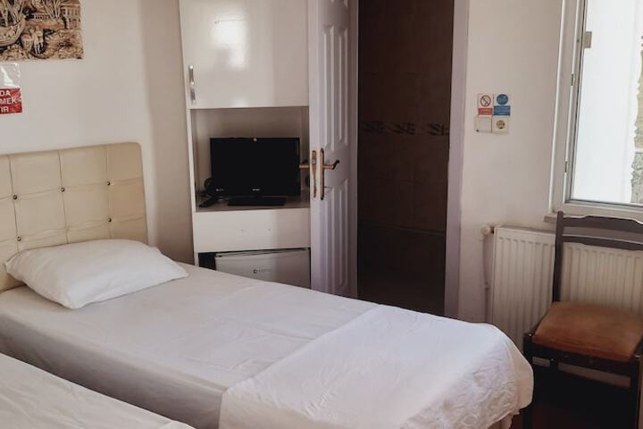 Room 9 of 68