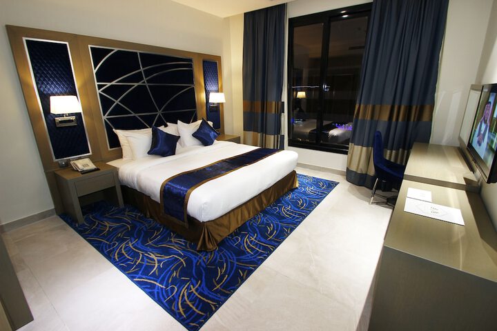 Room 16 of 37