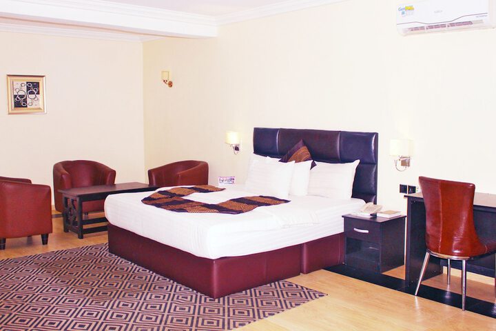 Room 30 of 93