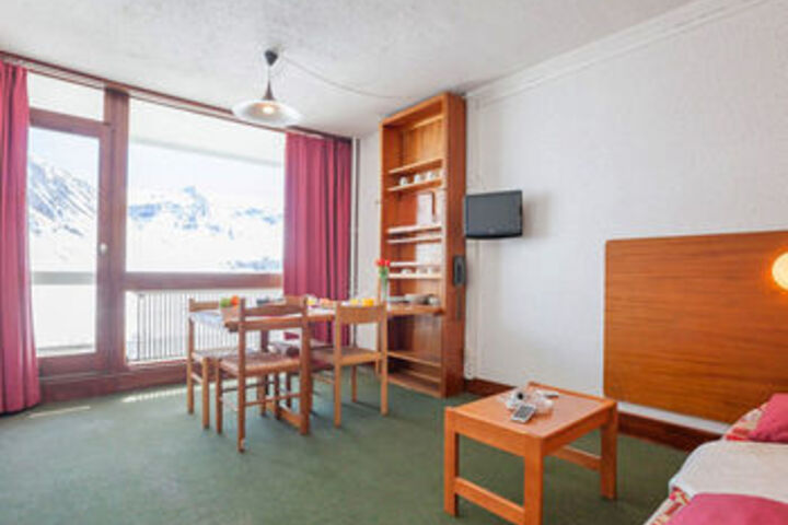 Room 8 of 15