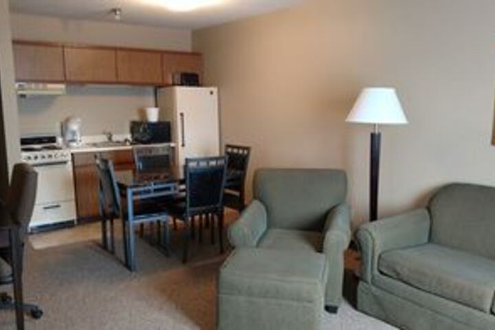 Room 7 of 12