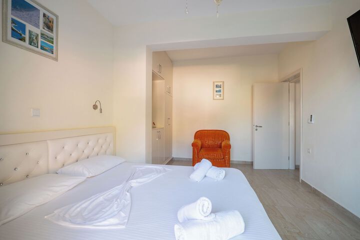Room 20 of 133