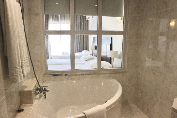 Room 40 of 72
