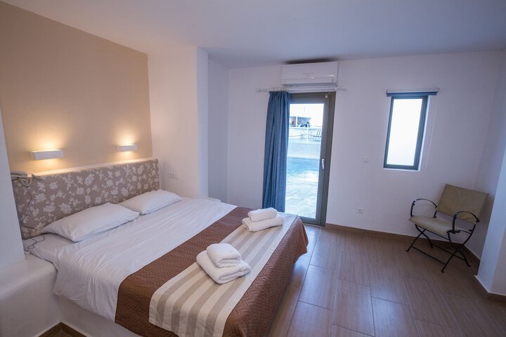 Room 14 of 83