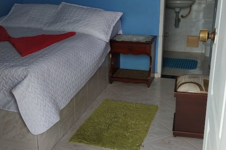 Room 5 of 12