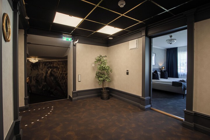 Ballroom/Hall 29 of 35