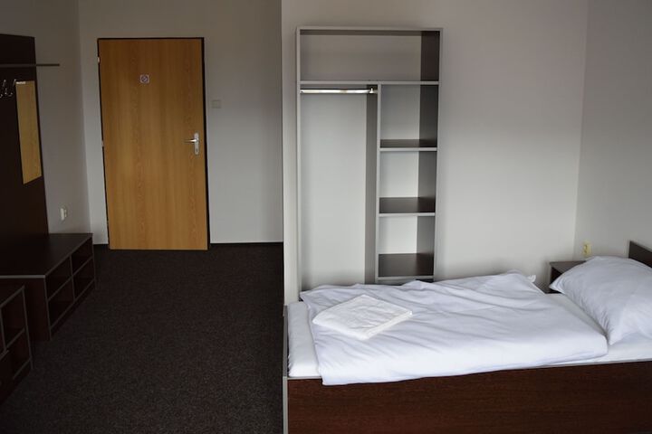 Room 35 of 90