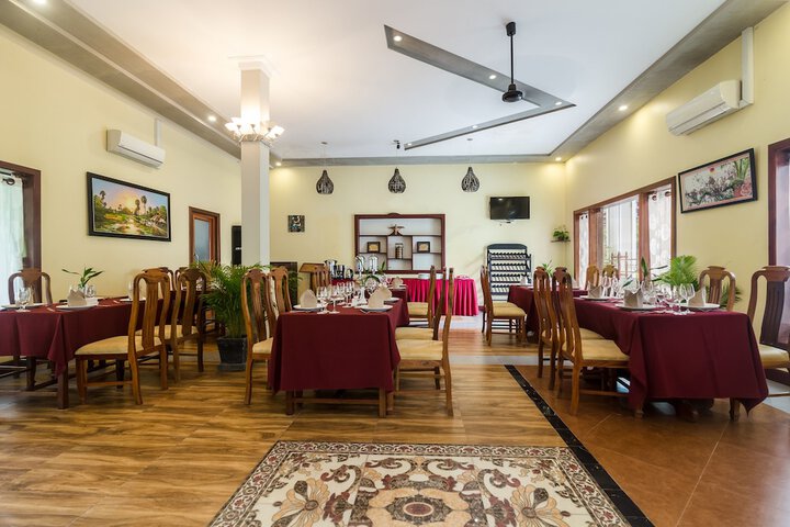 Dining 59 of 79