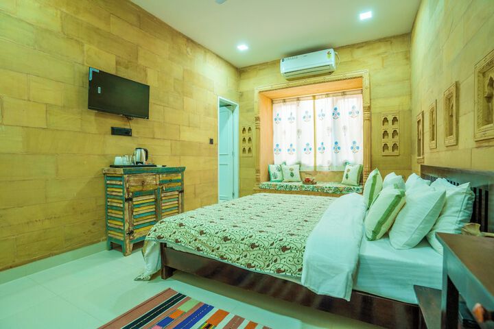 Room 9 of 85