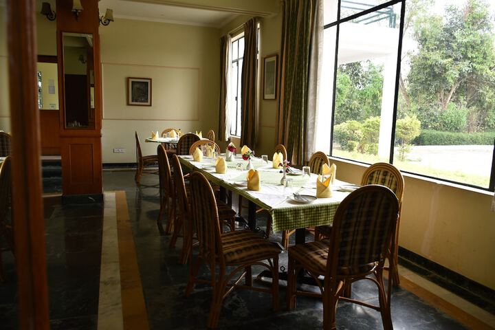Dining 49 of 66