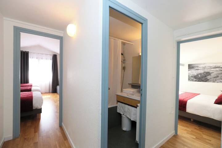 Room 11 of 33