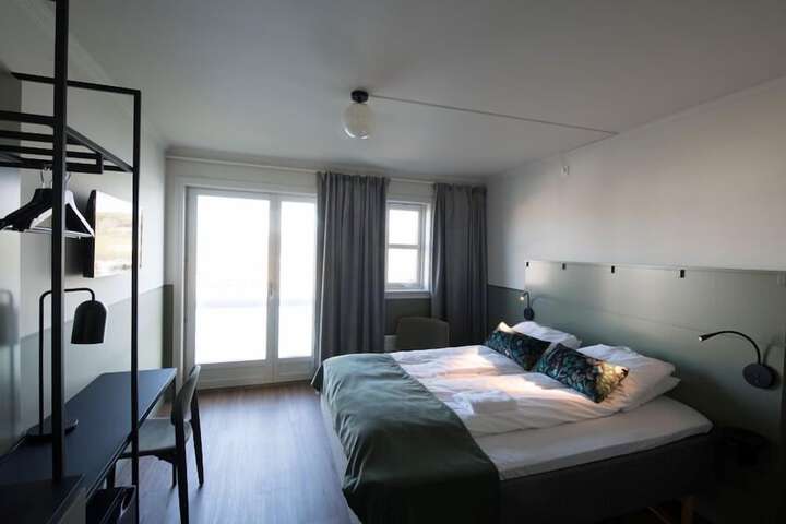 Room 3 of 39