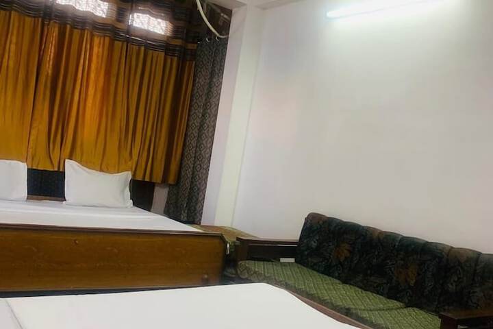 Room 11 of 60