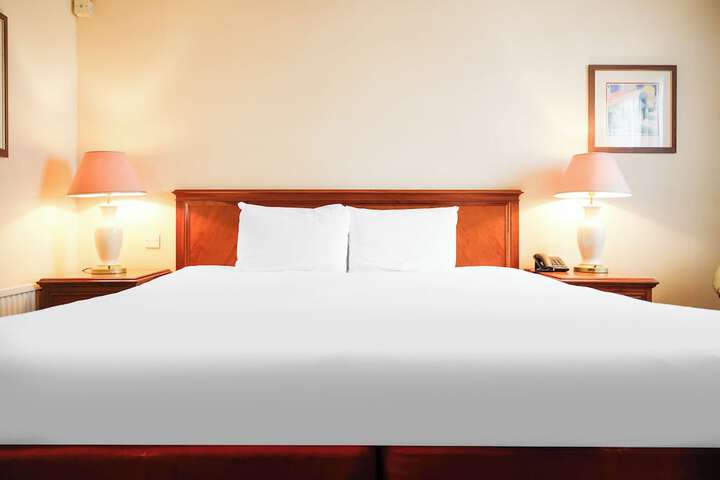 Room 28 of 75