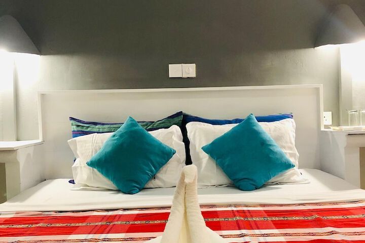 Room 18 of 90