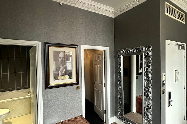 Room 78 of 171