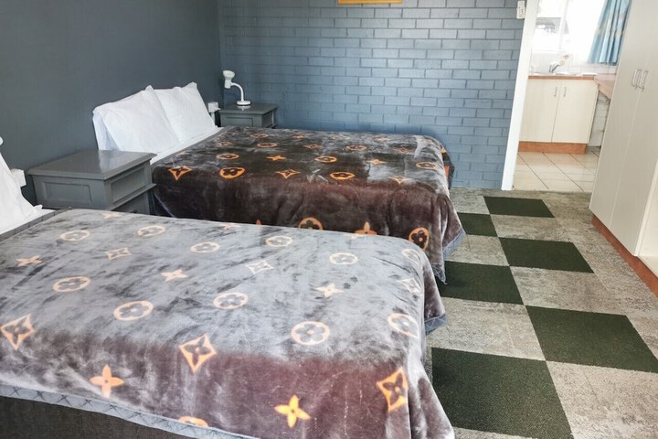 Room 13 of 21