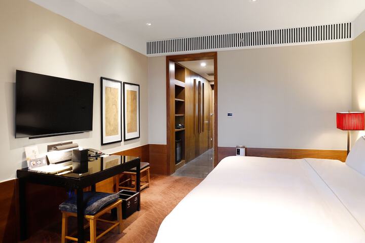 Room 21 of 65