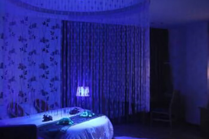 Room 3 of 6