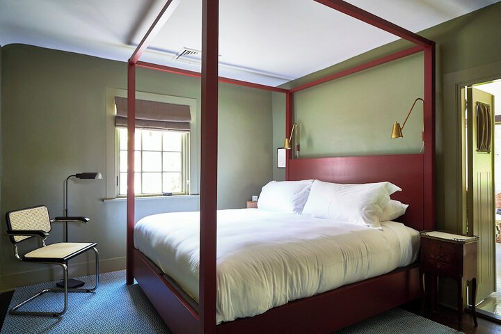 Room 48 of 124