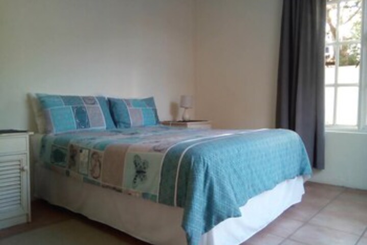 Room 2 of 8