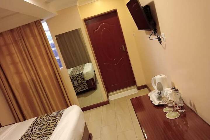 Room 20 of 48