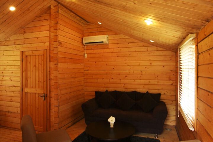 Room 14 of 36