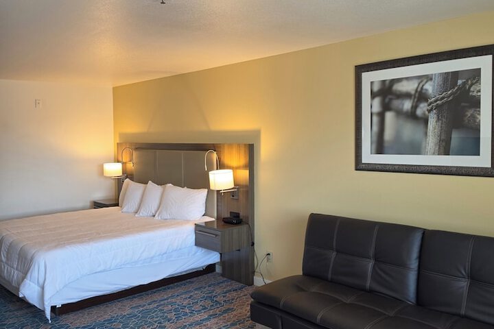 Room 9 of 30