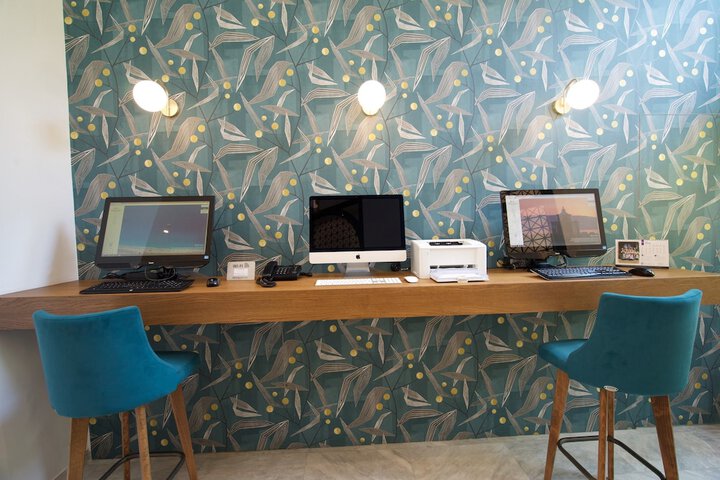 Business Center 57 of 64