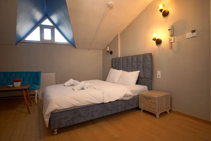 Room 33 of 54