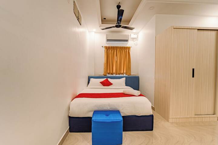 Room 5 of 17
