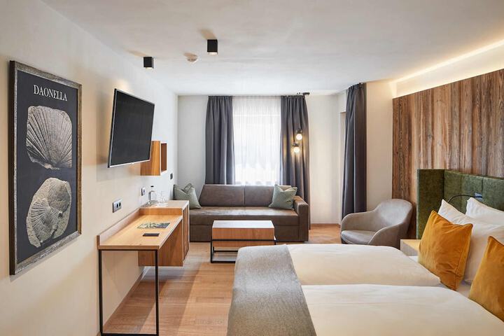 Room 32 of 101