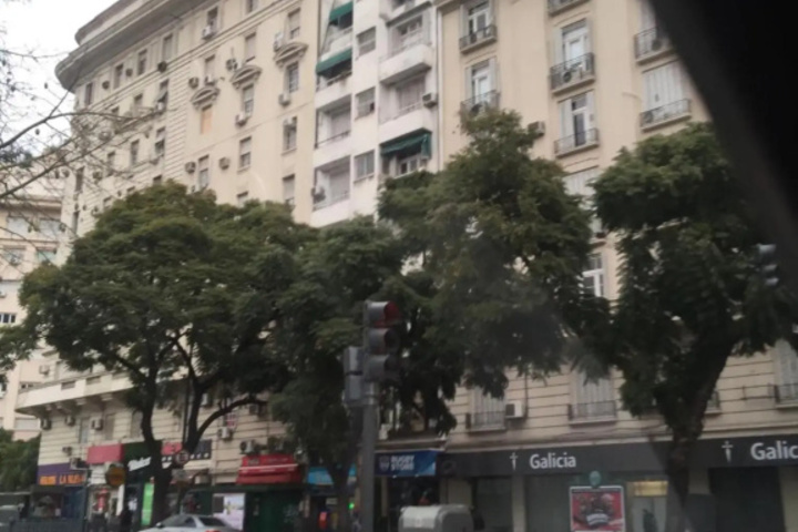 Exterior of corazón y alma del obelisco 2