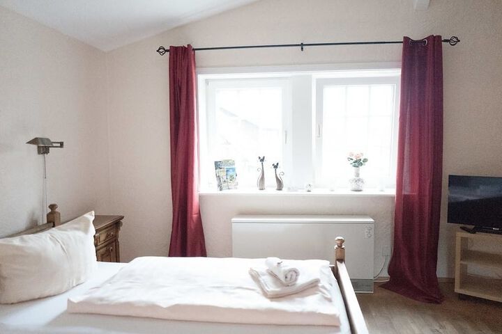 Room 9 of 31