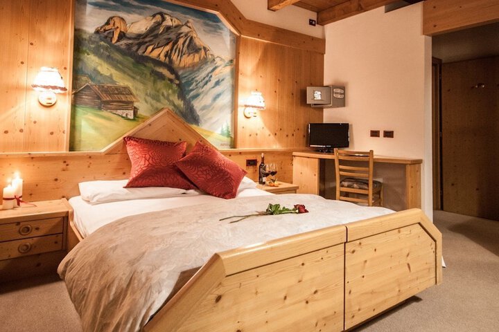 Room 3 of 49