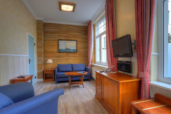 Room 14 of 33