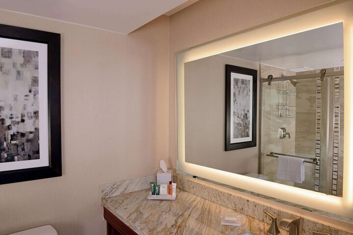 Room 53 of 175